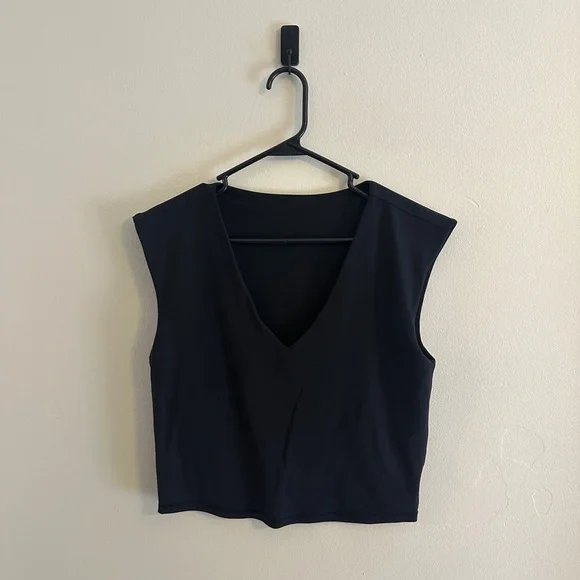 Athleta Black Transcend Crop Tank - Picture 3 of 14
